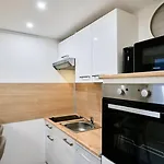 Large Between Train Station & Grand Place Apartment