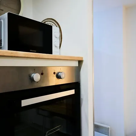 Апартаменты Large Between Train Station & Grand Place *