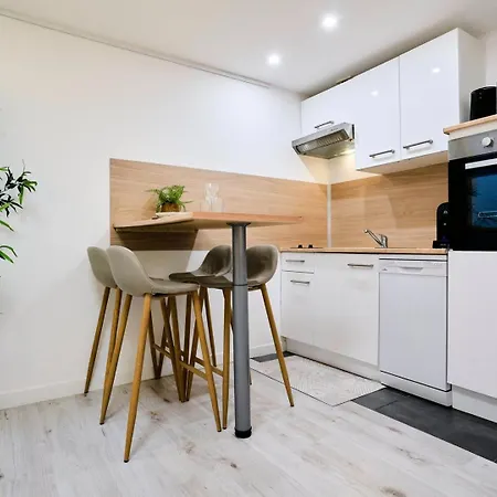 Апартаменты Large Between Train Station & Grand Place Лилль