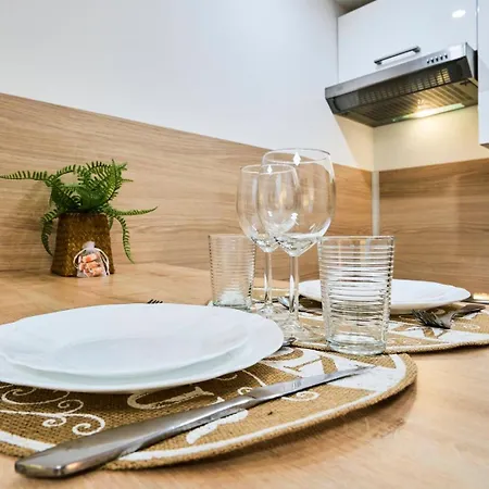 Апартаменты Large Between Train Station & Grand Place