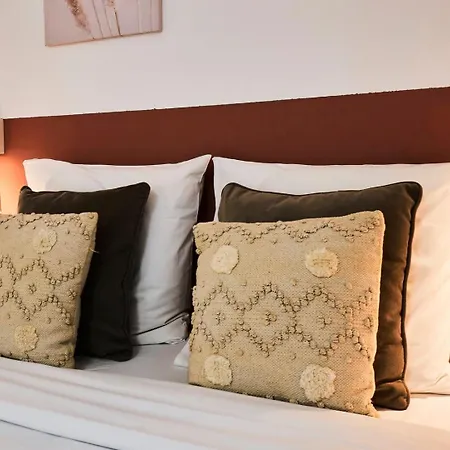 Апартаменты Large Between Train Station & Grand Place Лилль